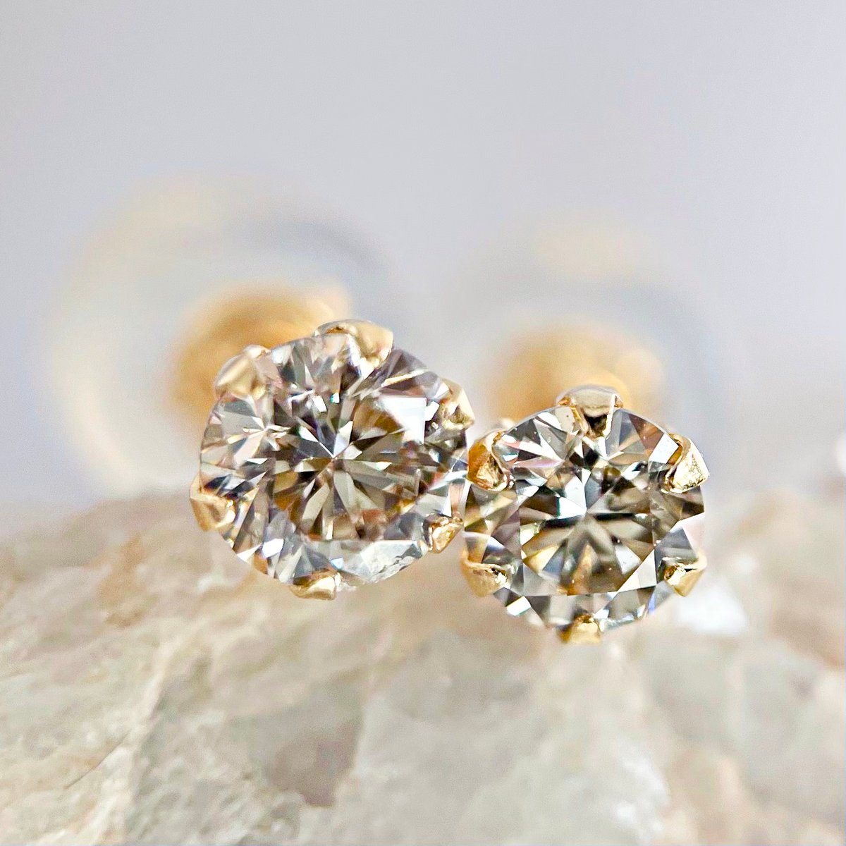 計0.30ct K18 天然ダイヤモンド 6本爪 スタッドピアス 計0.30ct K18 天然ダイヤモンド 6本爪 スタッドピアス