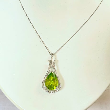 2.72ct 天然ペリドット　ダイヤモンド0.25ct K18WG ネック