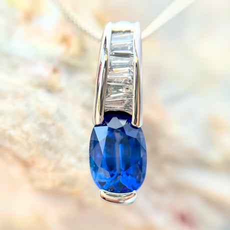 1.07ct 良質天然ブルーサファイア　ダイヤ　PT900 ネックレス　中央宝石