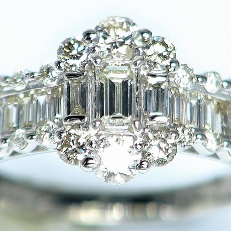計1.00ct　上質天然ダイヤモンド　PT900　デザインリング