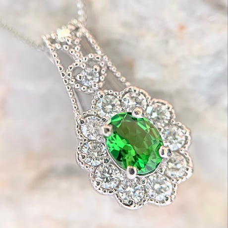 0.29ct 高品質グリーンガーネット　ダイヤモンドPTネックレス（中央宝石ソ付