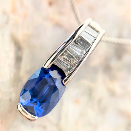 1.07ct 良質天然ブルーサファイア　ダイヤ　PT900 ネックレス　中央宝石