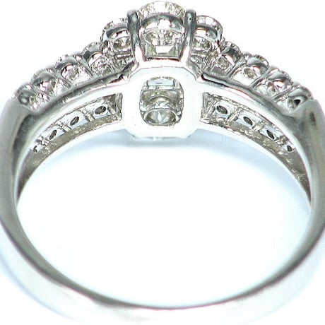 計1.00ct　上質天然ダイヤモンド　PT900　デザインリング
