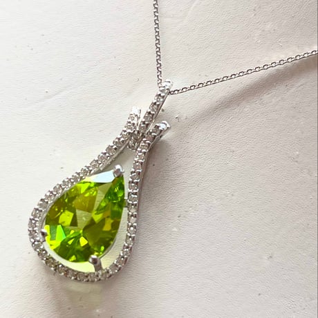 2.72ct 天然ペリドット　ダイヤモンド0.25ct K18WG ネック