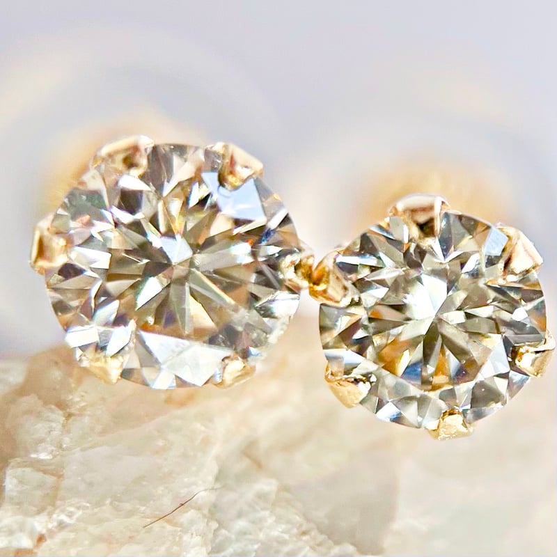 計0.30ct K18 天然ダイヤモンド 6本爪 スタッドピアス 計0.30ct K18 天然ダイヤモンド 6本爪 スタッドピアス