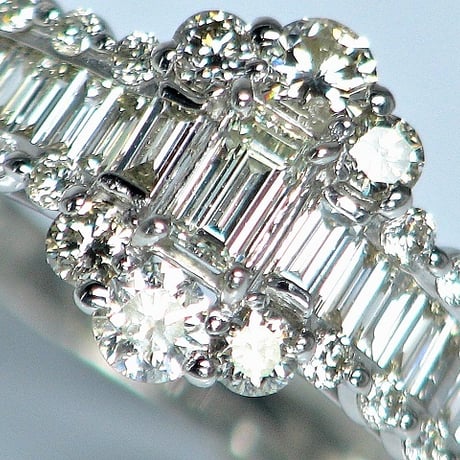 計1.00ct　上質天然ダイヤモンド　PT900　デザインリング