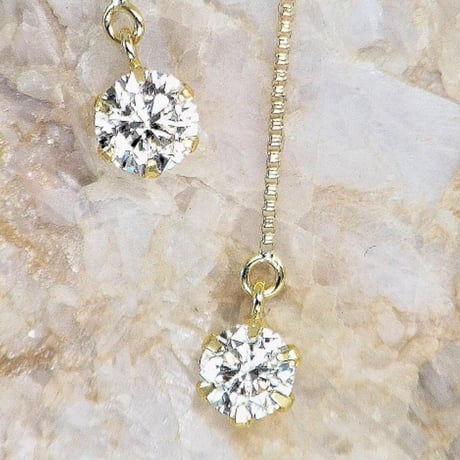 良質天然ダイヤモンド　計0.30ct　K18製　アメリカンピアス