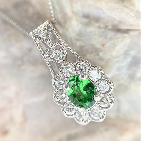 0.29ct 高品質グリーンガーネット　ダイヤモンドPTネックレス（中央宝石ソ付
