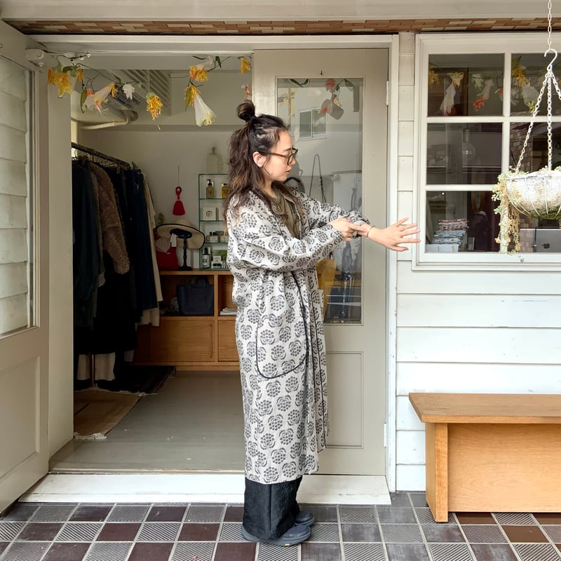 トワヴァーズ TOWAVASE 「Dore」ゴールド刺繍ローブ mavuno （TOWAVASE  