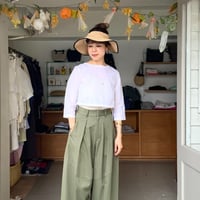 nun / Cropped Top