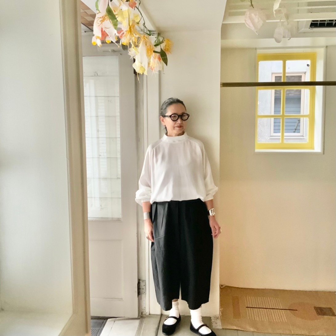 mo-no-ha / High Neck Blouse | Pili ON LINE
