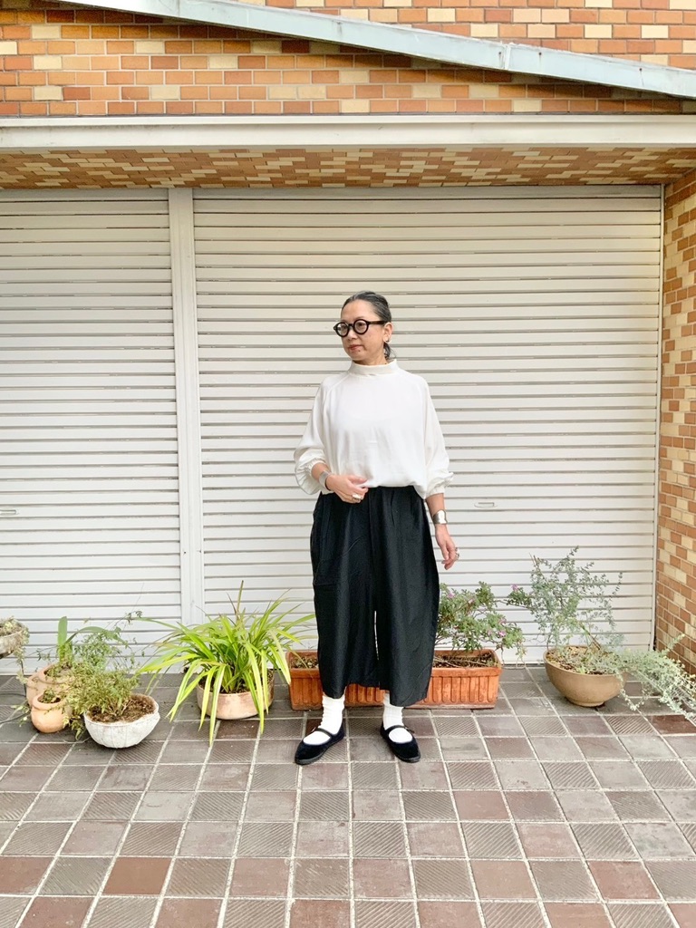 mo-no-ha / High Neck Blouse | Pili ON LINE