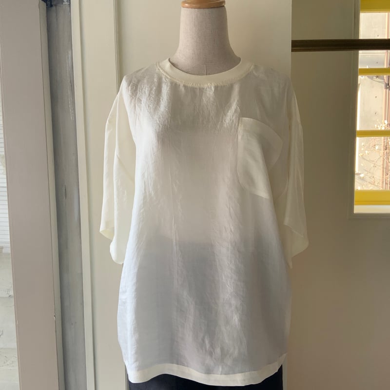 uryya / Silk T-shirt | Pili 