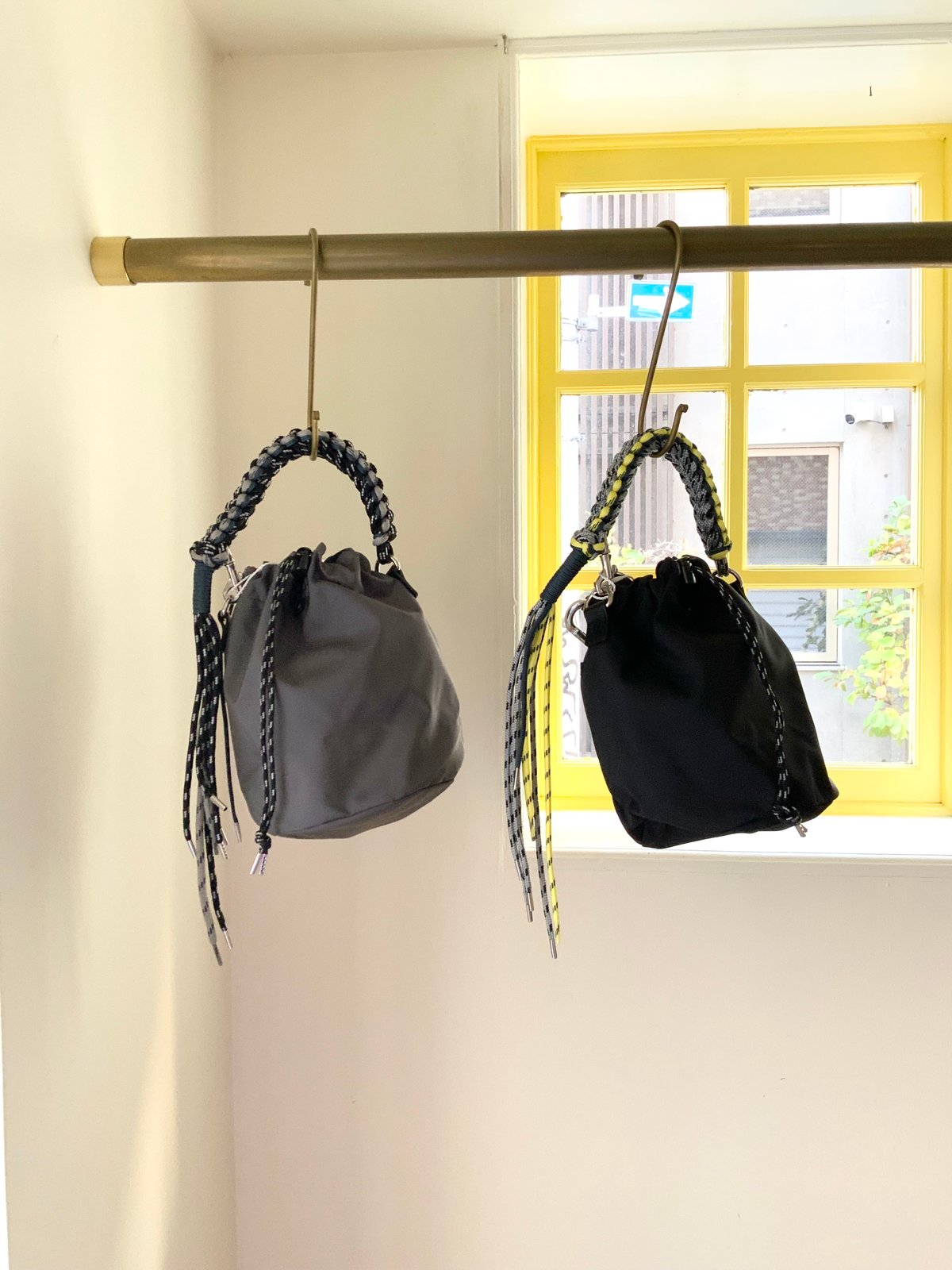 zattu / LUGUN | Pili ON LINE