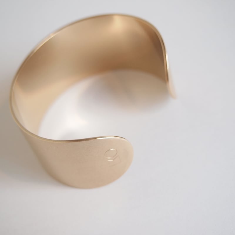 KO / 真鍮バングル 中 | Pili ON LINE