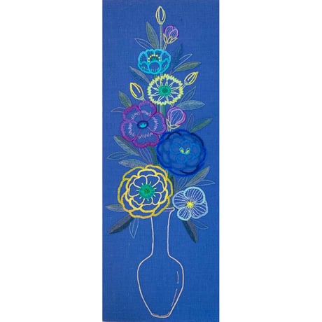 立川一美「花瓶の花(青色地）」kazumi tachikawa
