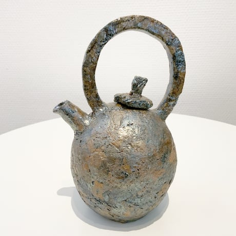 やまちゃん河井寛次郎作青白藁灰釉結晶文八寸三ツ足高台鉢　検水面に降った初雪 河井寛次郎と陶印の絵付け : 疾風谷の皿山…陶芸とｵｰﾄﾊﾞｲと古伊万里と