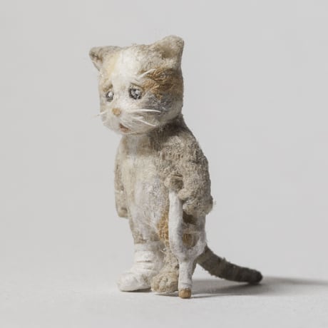 金沢和寛「猫 松葉杖」kanazawa kazuhiro
