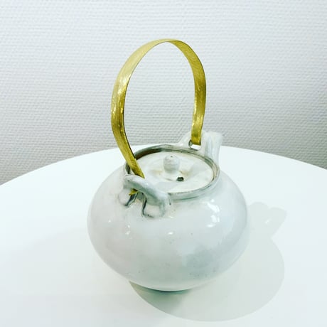 高橋春夫「粉引土瓶」