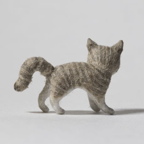 金沢和寛「猫 灰茶トラ・威嚇」kanazawa kazuhiro