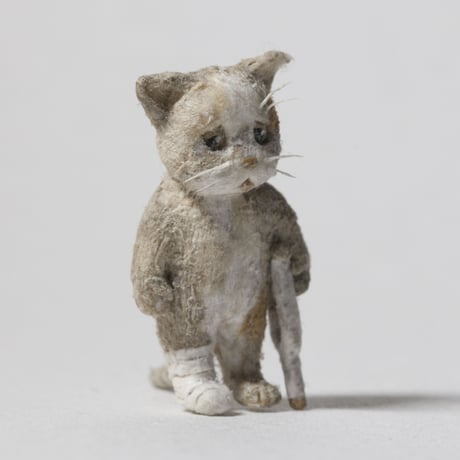 金沢和寛「猫 松葉杖」kanazawa kazuhiro
