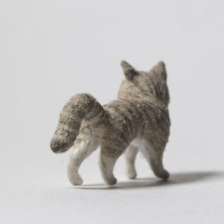 金沢和寛「猫 灰茶トラ・威嚇」kanazawa kazuhiro