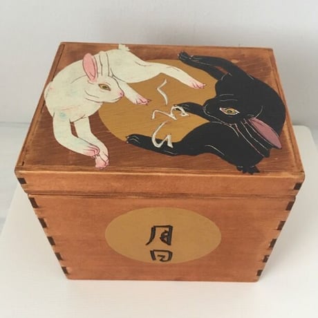 深谷良一作品「白兎・黒兎　木箱」