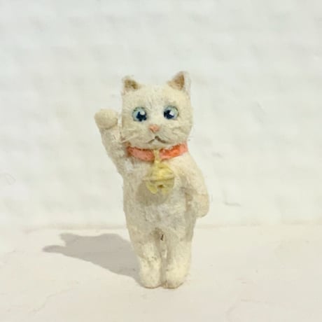 金沢和寛「猫 白招き・伸び」kanazawa kazuhiro