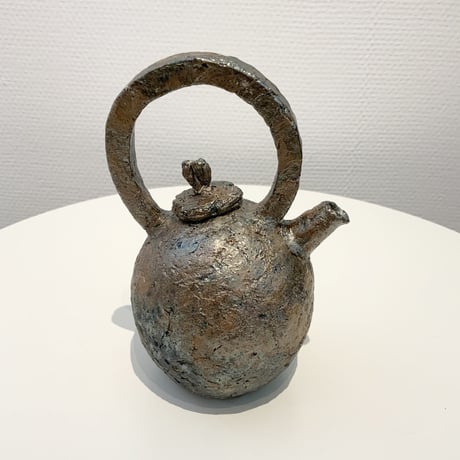天野智也「層土彩器青手付酒注」