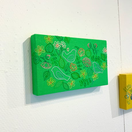 立川一美「花と鳥（グリーン地）」kazumi tachikawa
