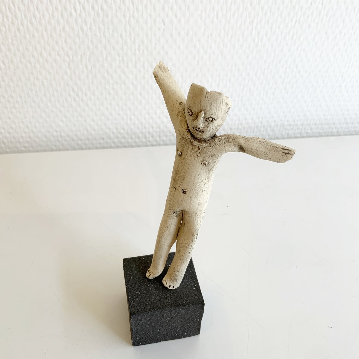 飛べ今すぐ　芸術作品 feebee - 額入り: 寿という獣 「卯」(Framed: 