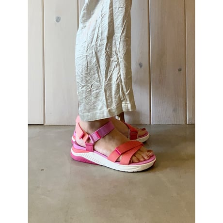 Dansko Racquel サンダル