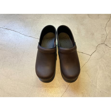 dansko  Professional Oiled / Antique Brown