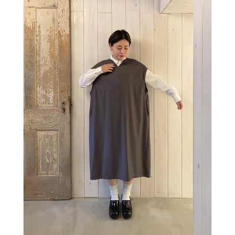 ノースリーブ コクーンドレス