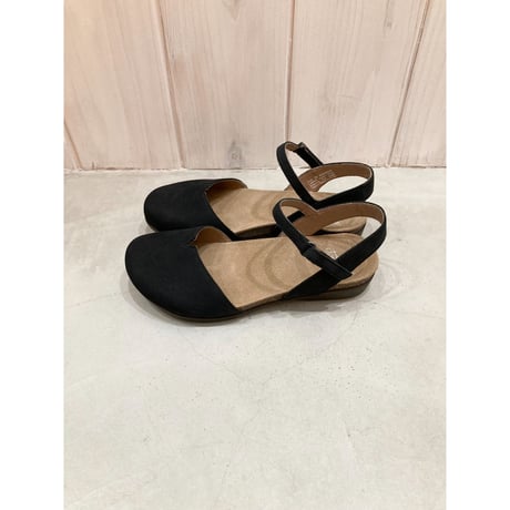Dansko Rowan　ペタンコサンダル