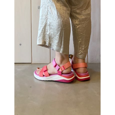 Dansko Racquel サンダル