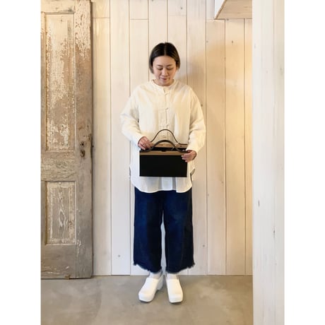 YURUKU  Clap Wood Square Hand Bag
