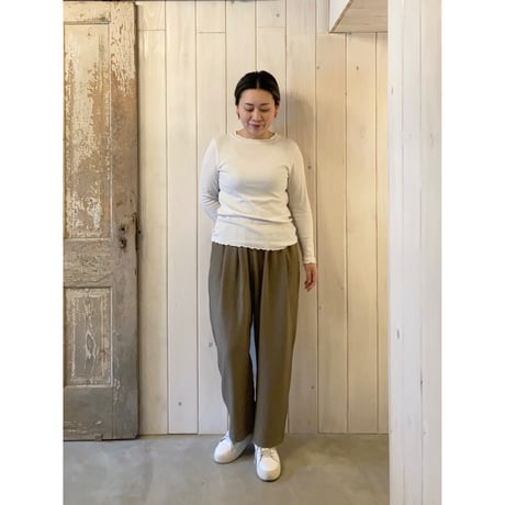 タックデザイン パンツ