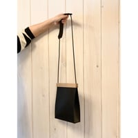 YURUKU  Clap Square Pouch Bag