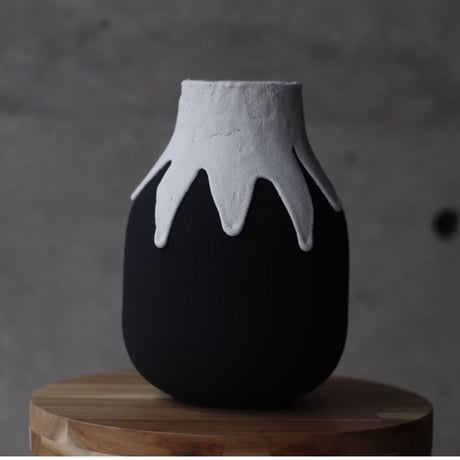 花瓶　黒白 垂れ　L size