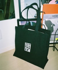 SALT AND PEPPER Magazine Tote