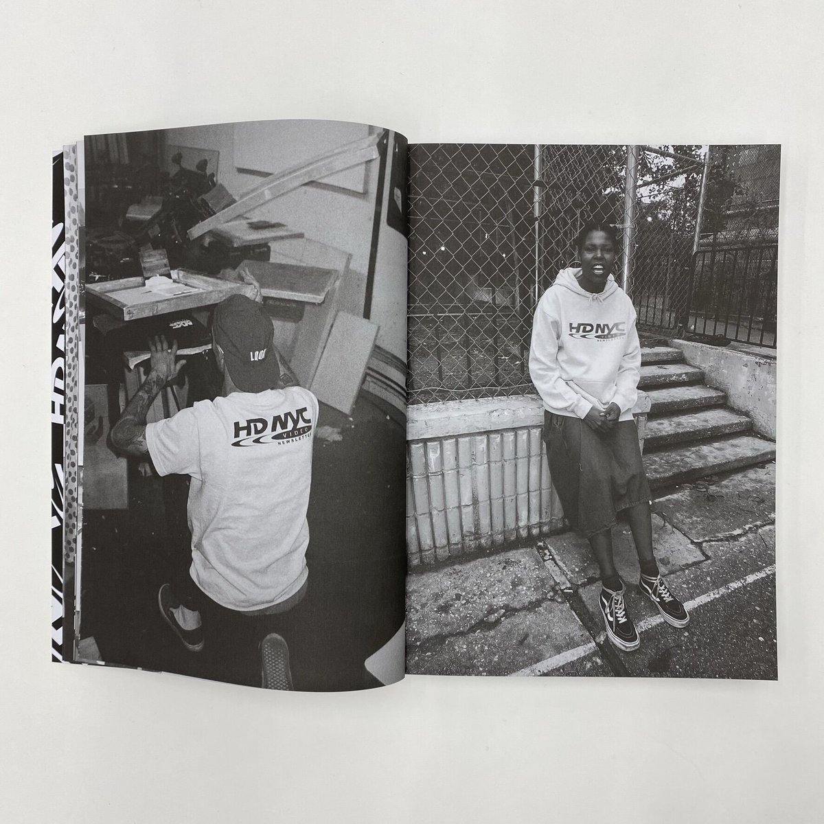 ステッカー付き‼️ CNY.NYC BOOK Peter Sutherland