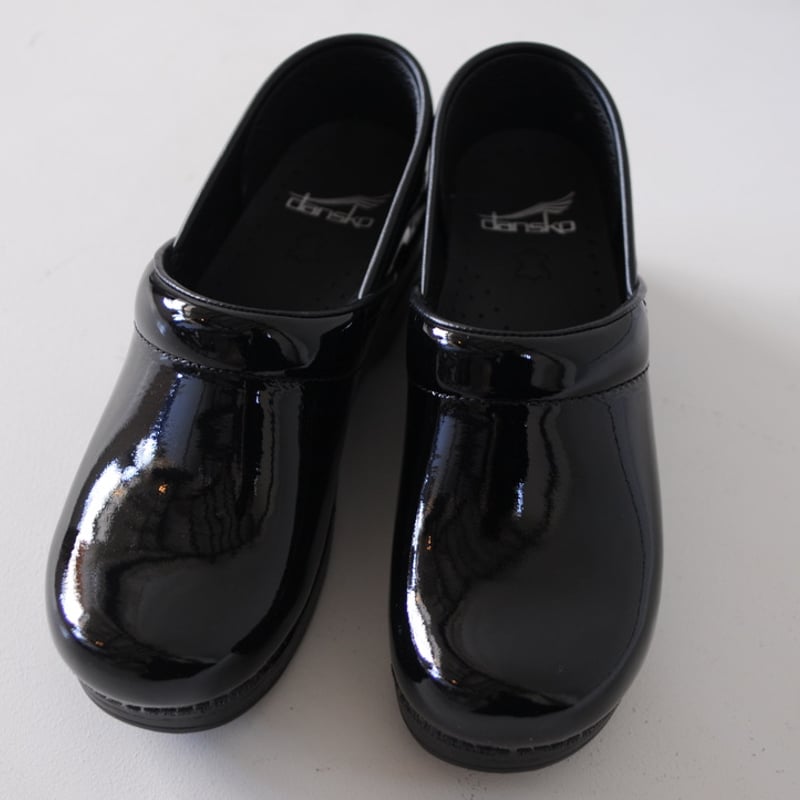 dansko 36サイズ　エナメルシューズ dansko 36サイズ エナメルシューズ Dansko Clogs 36 Red Patent
