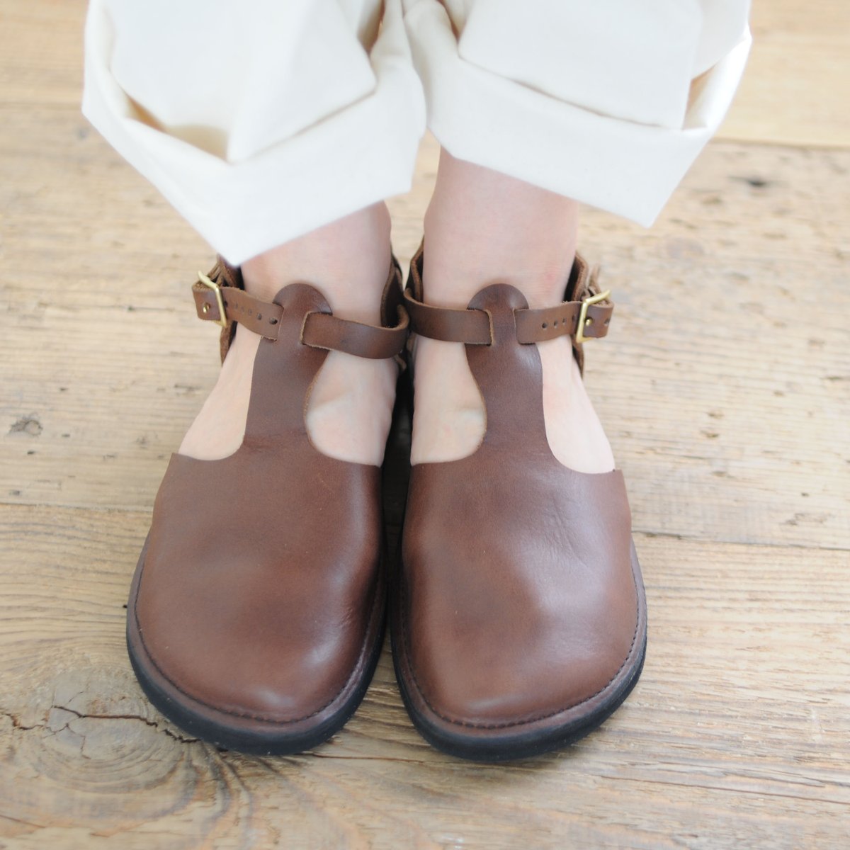 オーロラシューズ T-Strap(ブラウン) | 04 STORE オーロラシューズ T-Strap(ブラウン) | 04 STORE