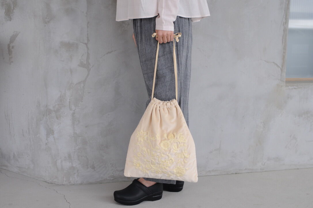 Khadi and Co. FLORA ベルベットバック | 04 STORE