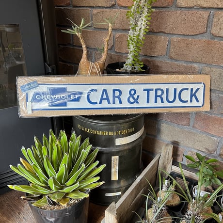 エンボスメタルサイン　CHEVROLET　CAR＆TRACK/PARTS SERVICE