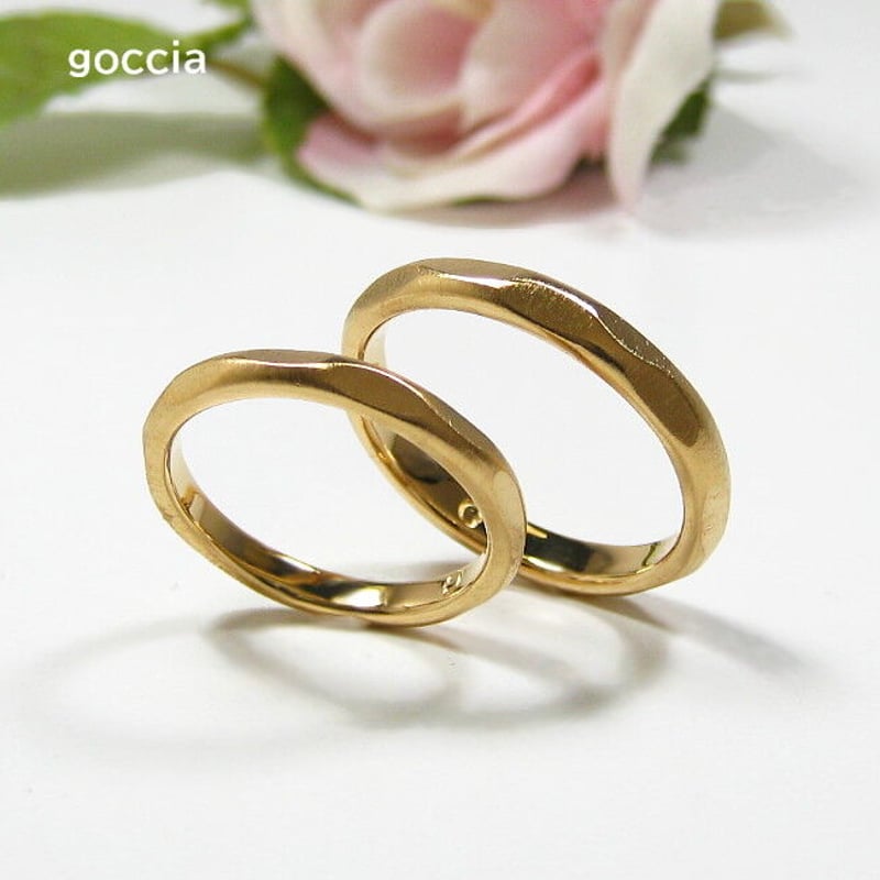 K18、風に舞う結婚指輪（マリッジリング）、マットな艶消し仕上げ（180