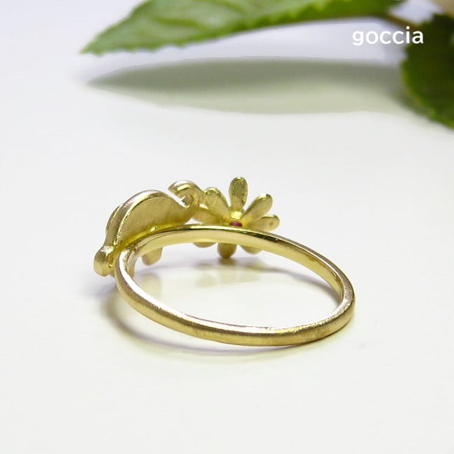 象さんとお花のK18リング（イエローゴールド、ルビー） | 結婚指輪と  