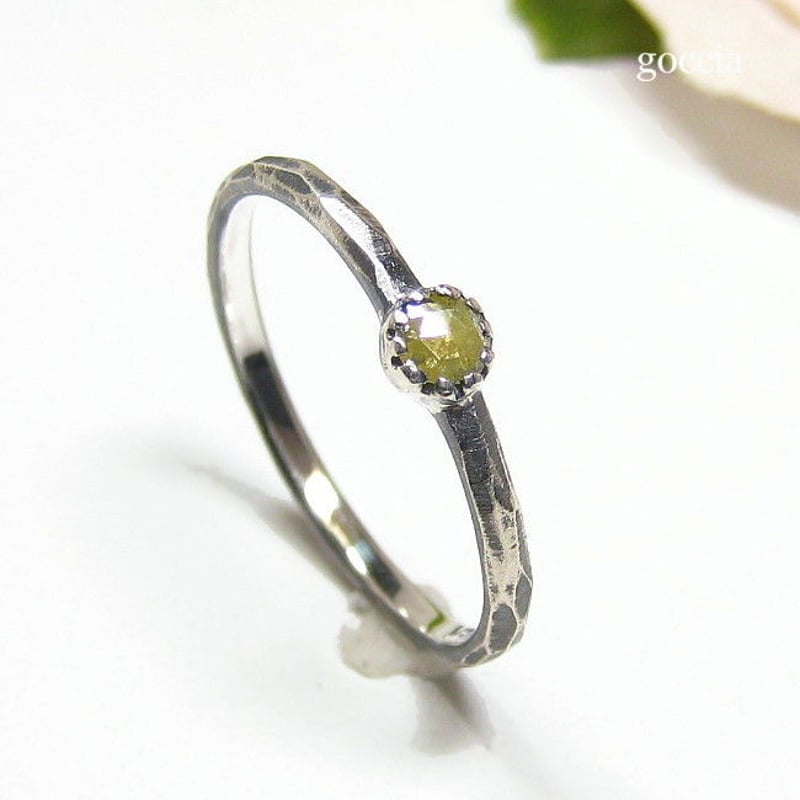ローズカットダイヤモンドを留めたシルバーリング！ | 結婚指輪と