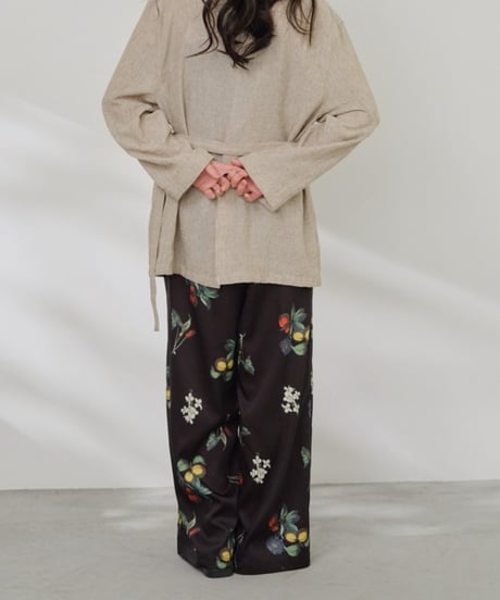 ボタニカル柄タックパンツ